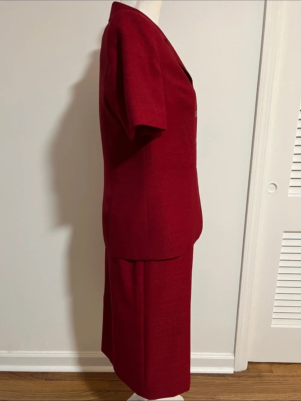 Le Suit Vintage Deep Red Two-Piece Short Sleeve Pencil Skirt Suit Set